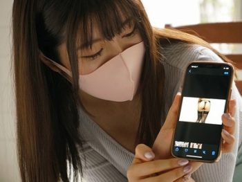 Y〇utubeで自前下着を宣伝し垢BAN→その後まさかのAVデビューを決めた素人美少女ｗ巨乳素人美少女痴女デビュー作辻さくらのアダルト動画