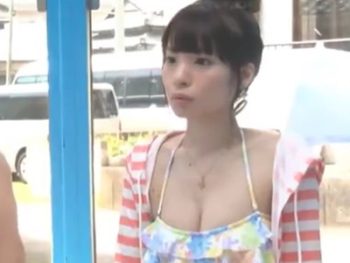 その場のノリで男友達と中出しセックスしちゃった素人娘ｗ巨乳素人美少女水着中出しのエロ動画