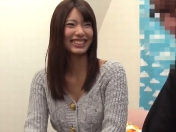 ガチ童貞に素で引きながらも中出しパコしてあげる素人さん素人美少女童貞ナンパの無料アダルト動画