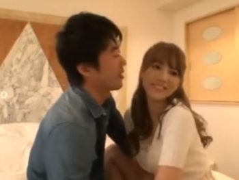 女を忘れかけていた人妻が…若い男に連れ込まれて不倫パコｗ素人人妻ナンパ盗撮のエッチな動画