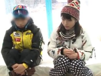 スキーに遊びに来ていた素人娘が緊張しつつもその場パコ素人美少女中出しぶっかけのアダルト動画