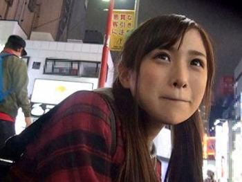 泊まるとこのないワケあり神待ち美少女とコスプレ円光素人女子校生美少女コスプレのアダルト動画