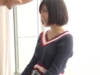 美乳なショトカ美少女が乳首ビンビンにしてホテルでイチャラブハメ！素人美少女の無料アダルト動画