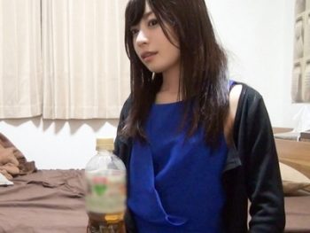 極上素人の盗撮成功！男の1人暮らしの部屋にノコノコやってきた素人を完全盗撮巨乳素人ハメ撮り盗撮のアダルト動画