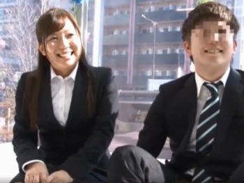 IT企業勤務の新人OLが上司と二人きりにされてつい発情ハメ→うっかり生中出し巨乳お姉さんOL中出しのポルノ動画