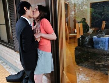 家に来た若い営業マンが生き別れた息子と同姓同名!?再開してしまった親子は…人妻熟女近親相姦冬木舞のアダルト動画