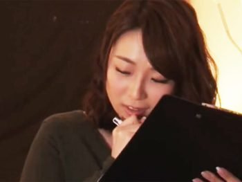 ニーソを穿かいたまま中出しザーメンを受け入れる美少女美少女中出し姫川ゆうなのポルノ動画