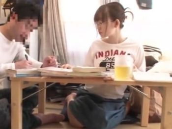 真面目な眼鏡巨乳美女が勃起チンポで膣奥をガン突きされてアヘイキ巨乳お姉さんめがねぶっかけの...