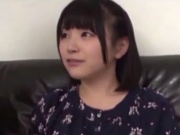 お父さんにお風呂誘われた思春期娘→強引にお風呂入るも近親パコの餌食にｗ美少女パイパン中出し近親相姦のセックス動画