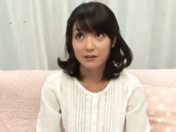 垂れ目で優しい表情の素人美女が童貞チンポをパイパンマンコで筆おろし素人お姉さん童貞パイパンの無料アダルト動画