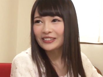 Sっ気たっぷりの小悪魔痴女JKが家庭教師のお兄さんをを誘惑して中出しファック！女子校生美少女痴女パイパン中出しフェラ手コキのアダルト動画