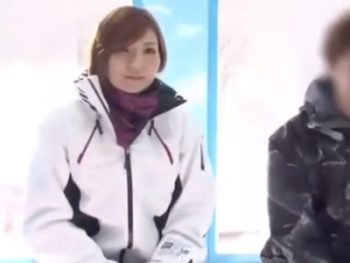 女子大生が素股に挑戦→我慢出来なくなって挿入ｗ素人美少女盗撮のアダルト動画