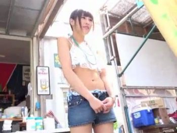 バイト中の素人娘をガチナンパ→部屋に連れ込んで中出しバチキメ素人美少女中出しナンパのアダルト動画