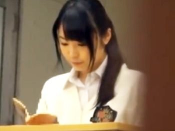 図書館で勉強してた女子〇生をトイレに拉致って生姦レイプ女子校生美少女顔射レイプのアダルト動画