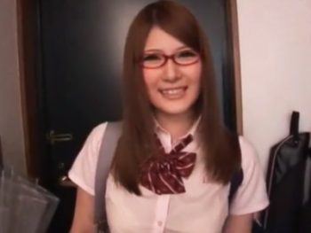 メガネで爆乳の義理の妹と同居することになりイチャラブ性生活がスタート巨乳女子校生妹めがね近親相姦のエロ動画