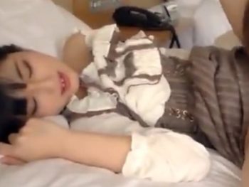 見た目清楚だけど中身は淫乱！ギャップ萌え素人娘にたっぷり顔射ｗ素人美少女顔射のエロ動画