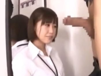 試着室で痴女った店員に興奮して強制中出し美少女痴女中出しのエロ動画