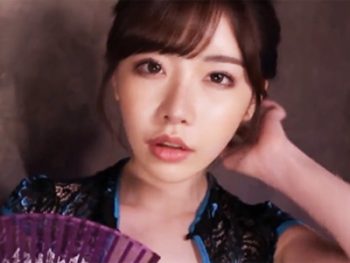 抵抗できない状態で男潮を吹かせる高級M性感ｗ美少女痴女M男めがね手コキのエロ動画