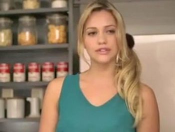 外国から嫁いだ美しい嫁と中出し子作りセックス巨乳人妻中出しのアダルトエロ動画