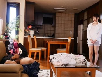 彼女の姉が実はJカップ…ブラジャーでオナニーしてるところがモロバレしてｗ巨乳お姉さん痴女安齋ららのアダルト動画