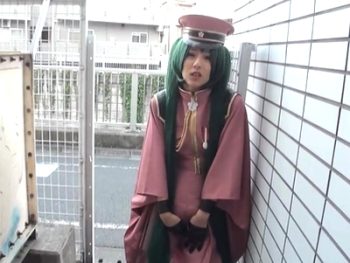 美少女の素人コスプレイヤーに催眠術→着衣のまま淫語MAXでハメ撮り！!素人コスプレハメ撮りの無料アダルト動画