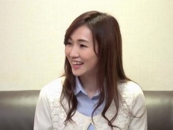 清楚な人妻が初めての浮気で限界突破！夫では感じられない背徳心全開パコ素人痴女人妻熟女のアダルト動画