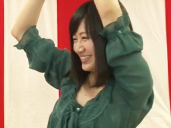 拘束されて電マ当てられながらクイズに挑戦→不正解で即ハメされて絶頂ｗ素人美少女ナンパのアダルト動画