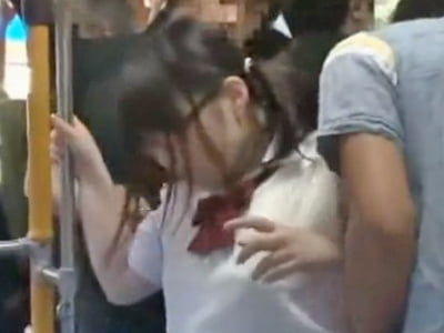 優等生なメガネJKが痴漢に中出しレイプされて号泣素人女子校生めがね中出しレイプ痴漢のアダルトエロ動画