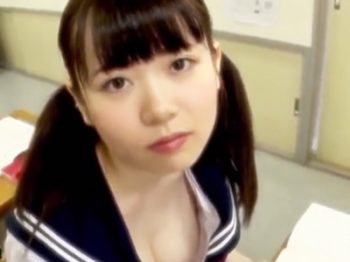 真っ白なマシュマロおっぱいで男子を興奮させてしまう美少女JKが制服を剝ぎ取られ犯されちゃうｗ巨乳女子校生美少女水着レイプ3PのAVエロ動画