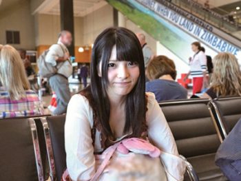 根本まで挿れるのは困難な黒人チンポに貫かれる美少女巨乳美少女上原亜衣の無料アダルト動画