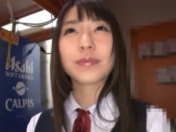 ノーブラ巨乳で業者を誘惑してパイ射セックスに持ち込むお姉さん巨乳素人お姉さんのエロ動画