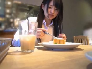 八重歯が可愛いガチJKナンパ！嫌がる顔に大量射精！素人女子校生美少女顔射ハメ撮りナンパのアダルト動画