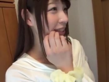 家に間男たちを招いて我を忘れて3Pで喘ぎまくる不貞妻素人美少女お姉さん痴女人妻中出しハメ撮り3Pのエロ動画