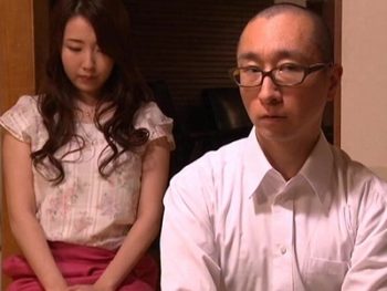 妻の浮気が義父にバレた結果…それをネタに義父が体を求めてくるようになり泥沼展開！巨乳痴女人妻近親相姦伊東真緒のアダルト動画