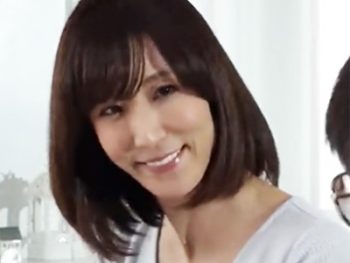 夫の取引先の上司と不倫してる美人妻が獣のような激しい交尾でマジイキ巨乳人妻熟女顔射のエロ動画