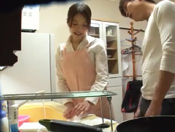 派遣されてきた家政婦を凌辱する様子を盗撮巨乳お姉さんレイプ盗撮のエロ動画