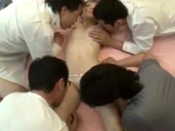 遊んでそうなJKギャルが大人たち複数と大乱交！素人女子校生ギャルハメ撮り乱交の無料エロ動画