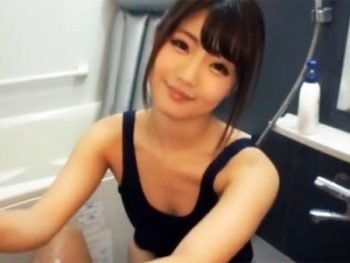 居酒屋飲みで酔っ払った可愛い人妻さんとトイレで浮気セックス素人人妻フェラ手コキの無料エロ動画