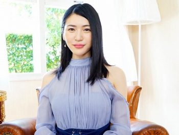 見た目は女優、中身はケダモノな野獣SEXをする痴女お姉さんデビュー作塩見彩のアダルト動画