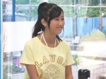 インタビューと聞いてた美女騙してまさかの中出ししちゃうｗ素人美少女水着中出しのアダルト動画