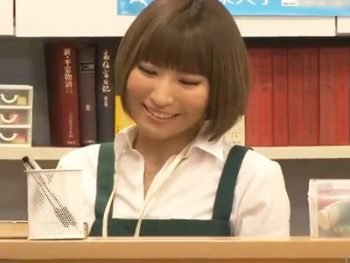 両手を拘束して媚薬で調教！意識が朦朧とした女は目の前の勃起チンコをを自ら欲しがる！美少女顔射レイプのアダルトエロ動画