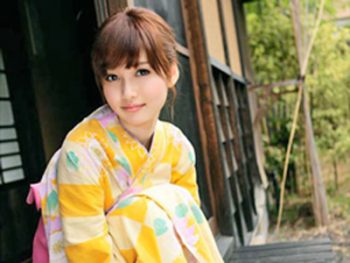 可愛い娘を温泉旅館でたっぷり味わう濃厚セックス巨乳美少女顔射のアダルト動画