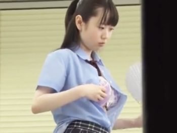 制服JKのピンク乳首と谷間を覗き見してたら理性を失い襲って生ハメｗ女子校生美少女顔射レイプのAVエロ動画