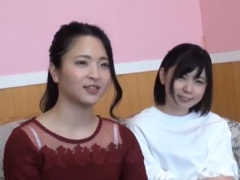 激カワ女子2人が賞金かけて早イカセに挑戦で懸命のご奉仕ｗｗ素人美少女お姉さんフェラ手コキのアダルトSEX動画