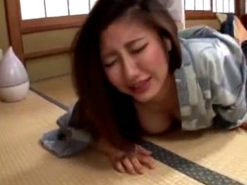 加湿器に強力な媚薬仕込んで巨乳人妻を強制発情→そのまま中出しｗ巨乳人妻中出しの無料ポルノ動画