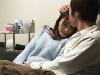 純粋そうな女子大生がヤリ部屋で酔わされて中出しされちゃう様子を盗撮素人美少女中出し盗撮のエロ動画