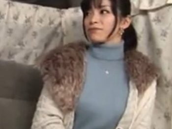 既婚者アピールしてる割に速攻他人チンポ受け入れるビッチ妻素人人妻熟女顔射のエロ動画