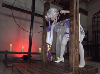 リゼ□・エミ〇アコスの美少女が拘束されて2穴同時パコ！巨乳コスプレイラマチオレイプのアダルト動画