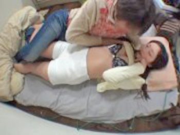 無防備過ぎる素人妻を本屋の角で痴漢→レイプ！素人人妻レイプ痴漢のアダルト動画