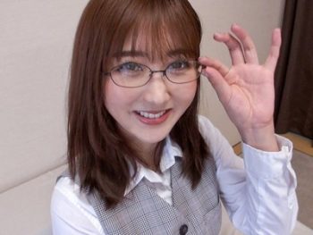 真面目そうなメガネOLなのにパンスト美脚→ムッレムレの雌の匂いをプンプンさせて調教プレイ巨乳OLパンストハメ撮り大槻ひびきのアダルト動画